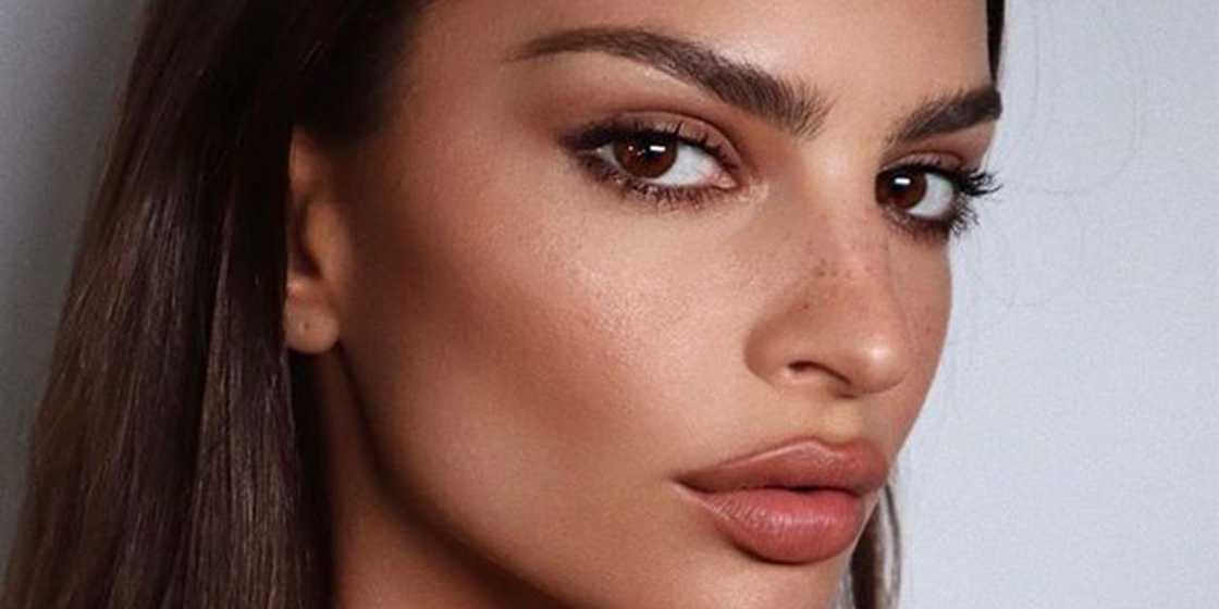 Hilos Tensores con Efecto Lifting (Foxy Eyes y Facial Completo)